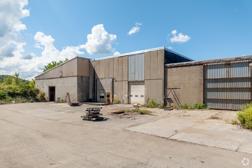 More Photos Of 735 Wangum Rd, Victor Warehouse For Sale