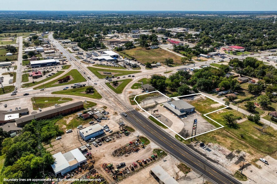 More Photos Of 185 State Highway 36 N, Caldwell Freestanding For Sale