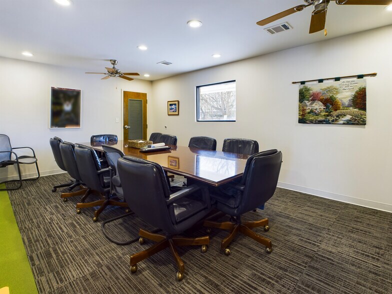 More Photos Of 1407 W University Dr, McKinney Medical For Sale
