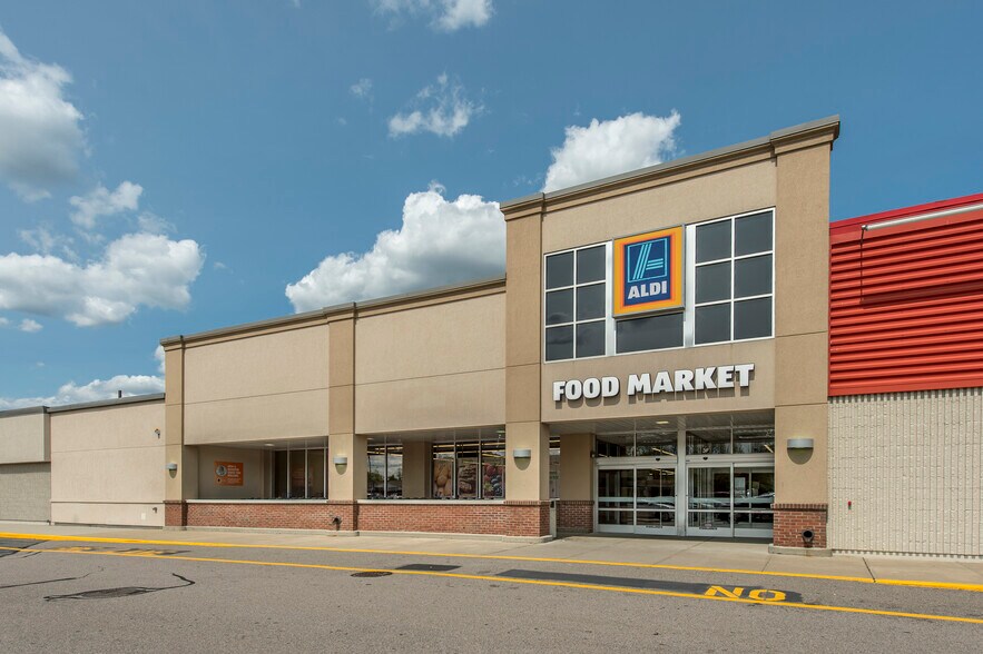 More Photos Of 600 South St W, Raynham Unknown For Lease