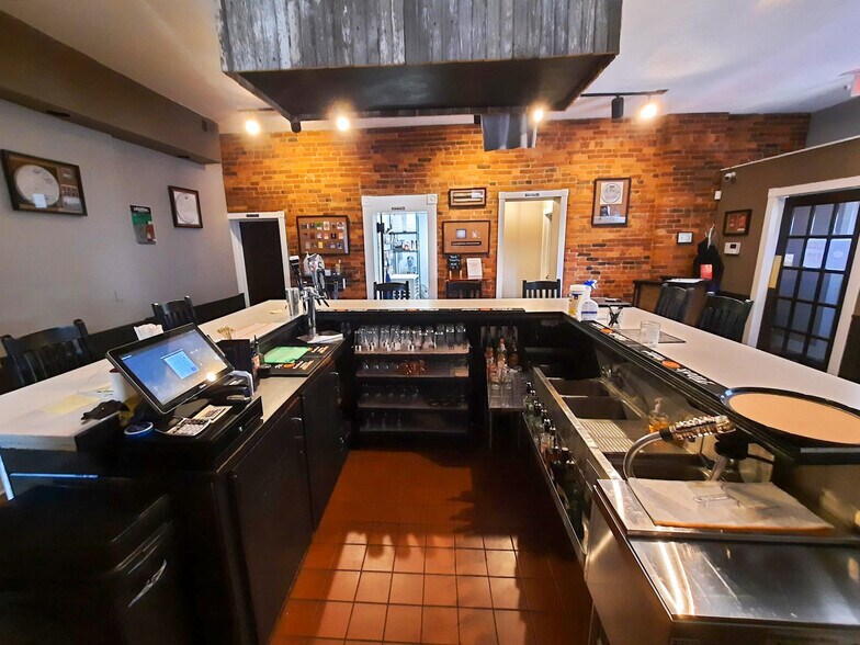 More Photos Of 1584-1586 S High St, Columbus Storefront Retail Residential For Sale