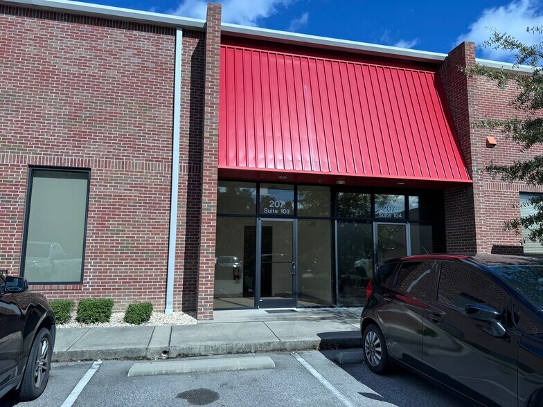 More Photos Of 207 Airport Rd, Fayetteville Light Manufacturing For Lease