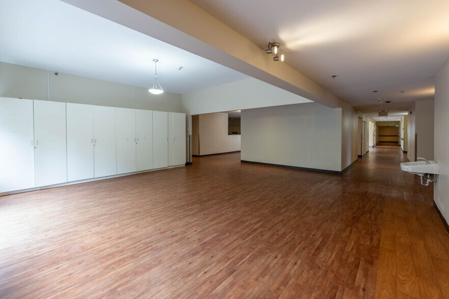 More Photos Of 11810 Av Du Bois-De-Boulogne, Montréal Assisted Living For Sale