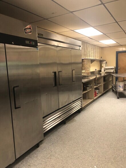 More Photos Of 129 Route 9 E, Wilmington Restaurant For Sale