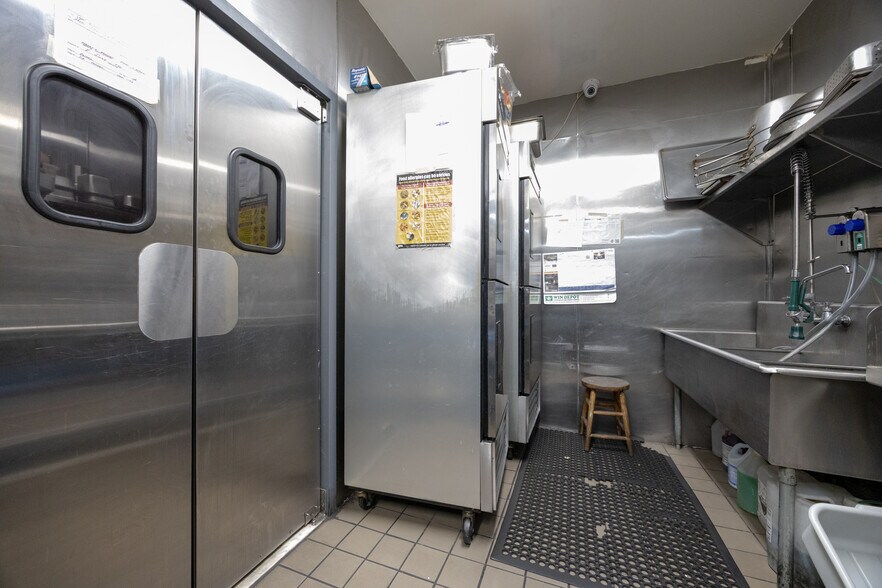 More Photos Of 4304 34th Ave, Astoria Freestanding For Sale