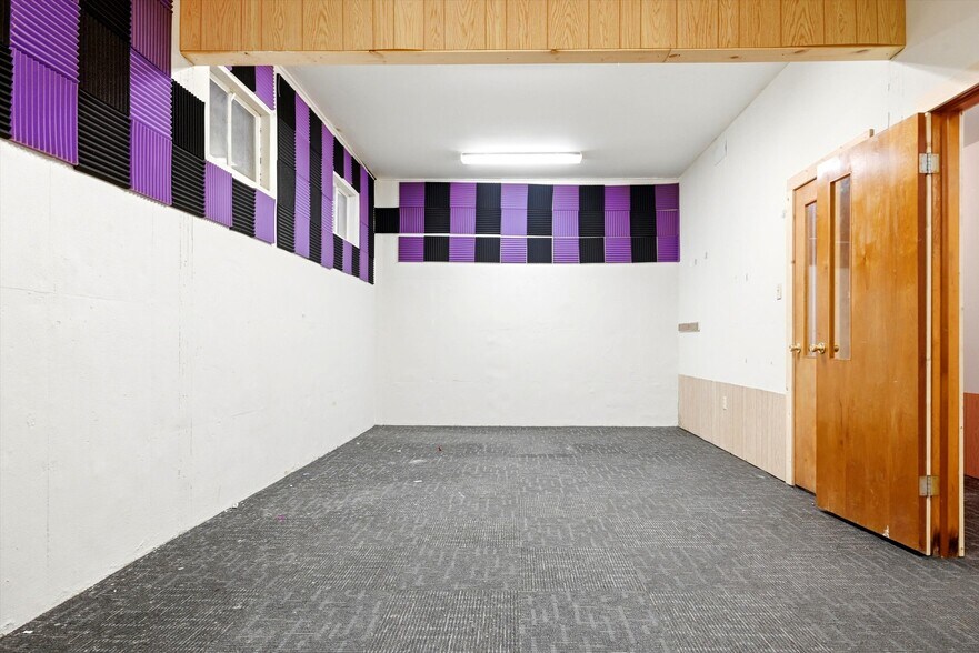 More Photos Of 105 Goldenrod Ave, Ozawkie Industrial For Sale