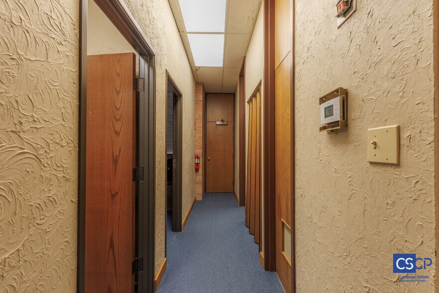 More Photos Of 855 W Ash Ave, Duncan Office For Sale