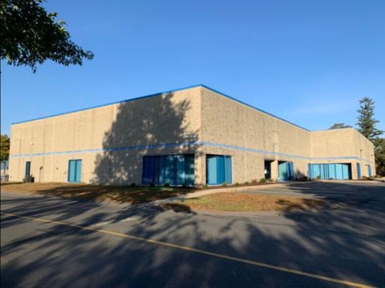 Primary Photo Of 134 Dulong Cir, Chicopee Office For Lease
