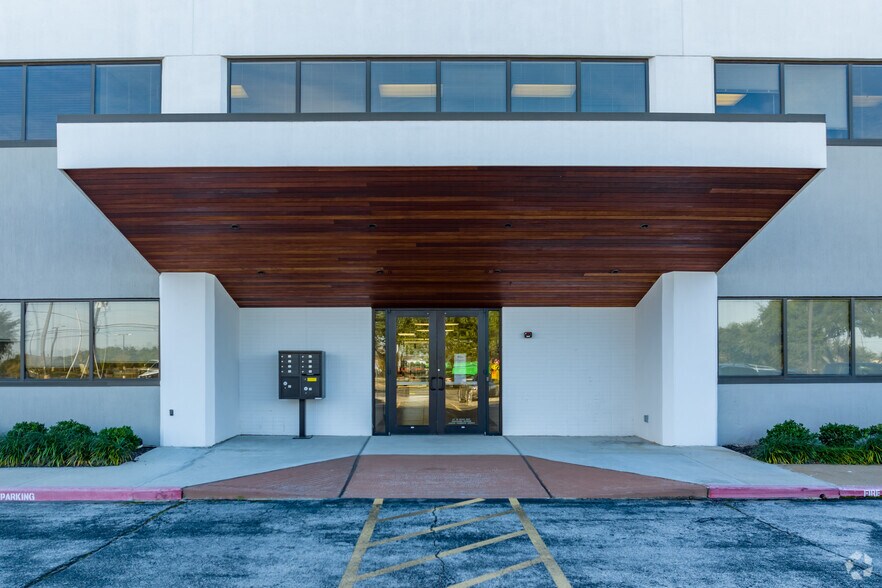 More Photos Of 4040 Red Bluff Rd, Pasadena Office For Lease