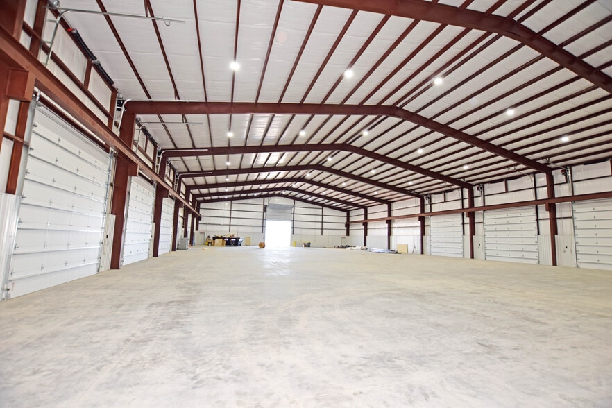 More Photos Of 930 338 loop, Odessa Warehouse For Lease