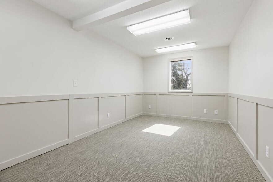 More Photos Of 295 Marie Ave E, West Saint Paul Flex For Sale