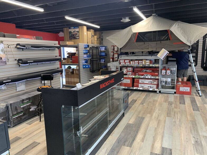 More Photos Of 7560 S University Blvd, Centennial Storefront Retail Office For Sale