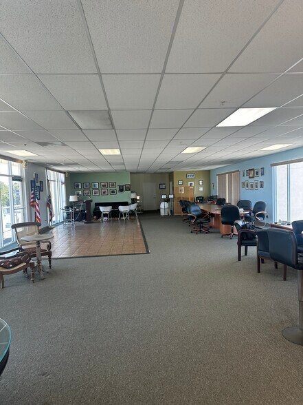 More Photos Of 23211 Hawthorne Blvd, Torrance Storefront Retail Office For Lease