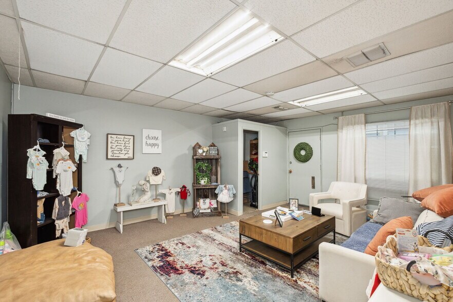 More Photos Of 616 N Fulton St, Fresno Storefront Retail Office For Sale