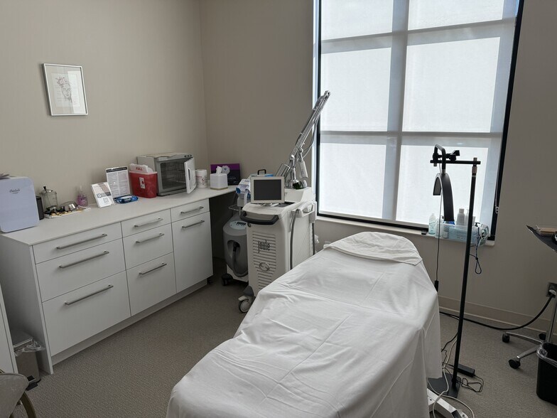 More Photos Of 116 Mill St, Fenton Medical For Sale