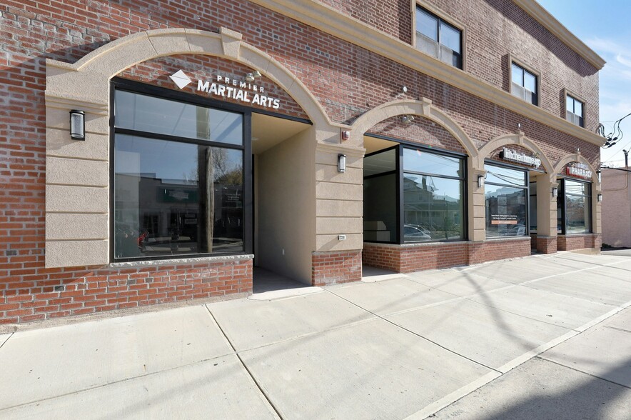 Primary Photo Of 1285-1291 Broad St, Bloomfield Medical For Lease