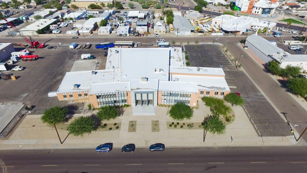 More Photos Of 1614 W Roosevelt St, Phoenix Light Manufacturing For Lease