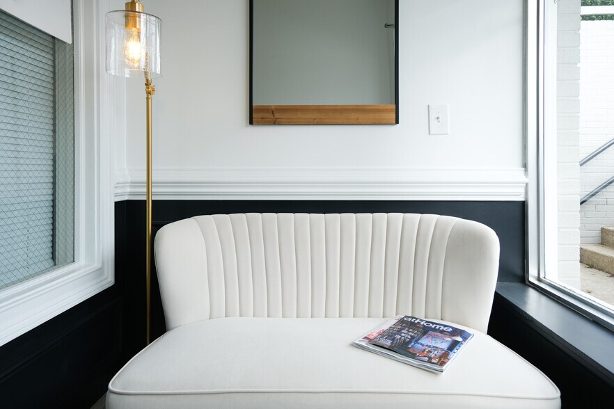 More Photos Of 1990 Augusta St, Greenville Office For Lease