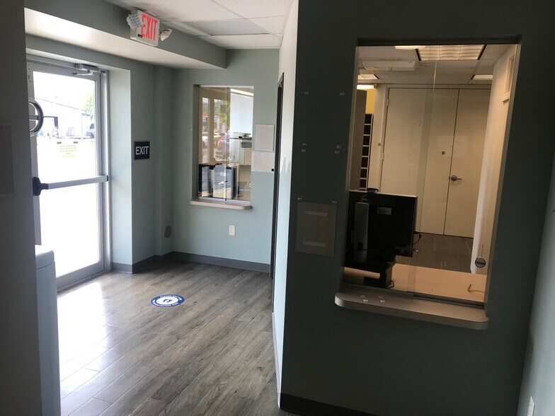 More Photos Of 330 N Reading Rd, Ephrata Unknown For Lease