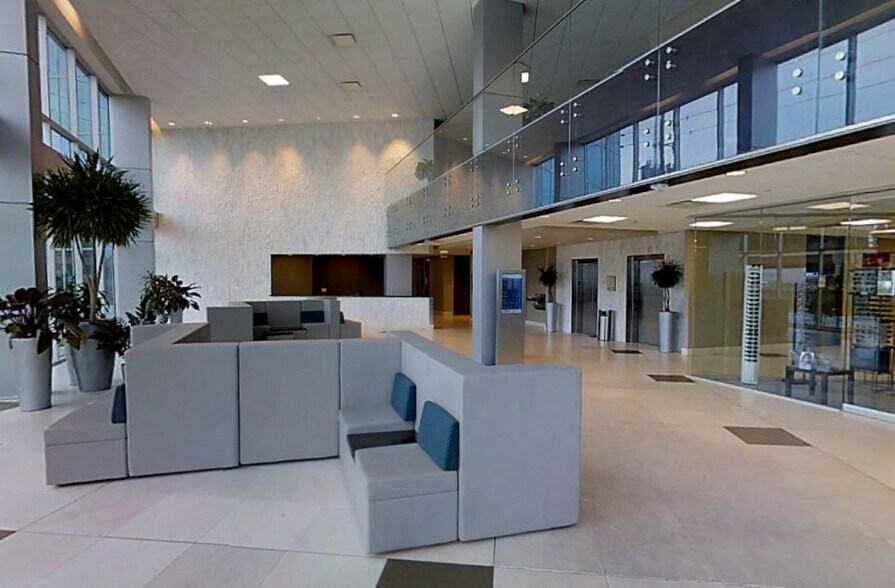 More Photos Of 1900 North Loop W, Houston Medical For Lease