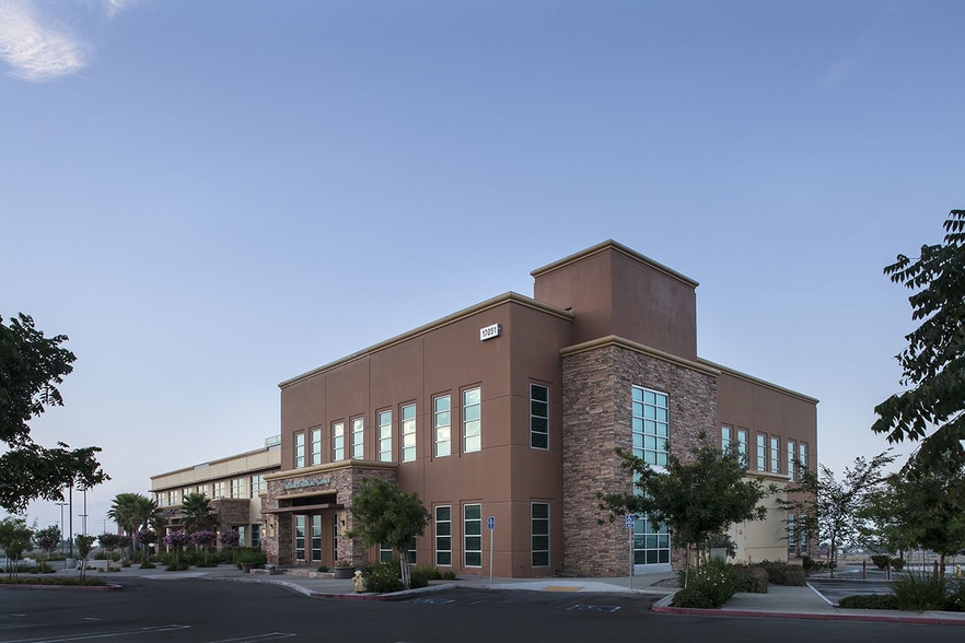 More Photos Of 17051 Sierra Lakes Pky, Fontana Medical For Lease