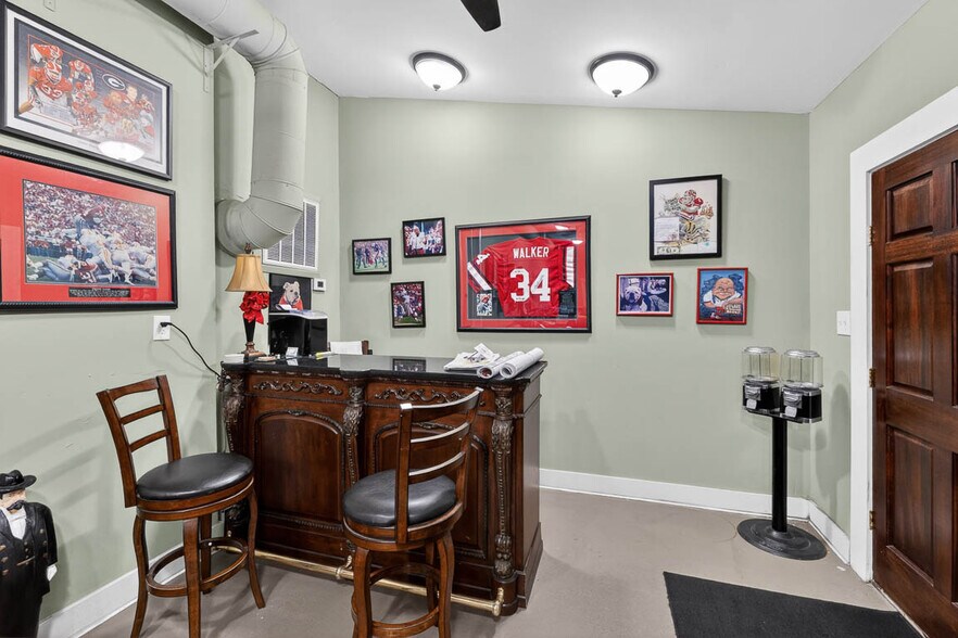 More Photos Of 1607 Norwich St, Brunswick Flex For Sale