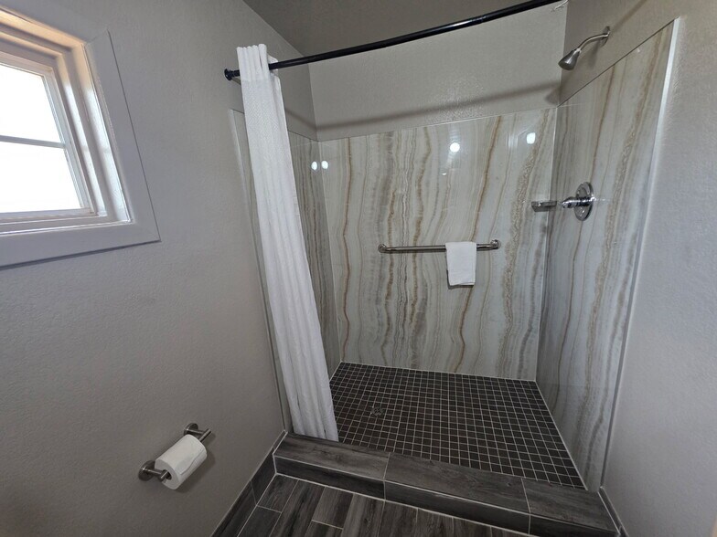 More Photos Of 1100 Main St, Knox City Hotel For Sale