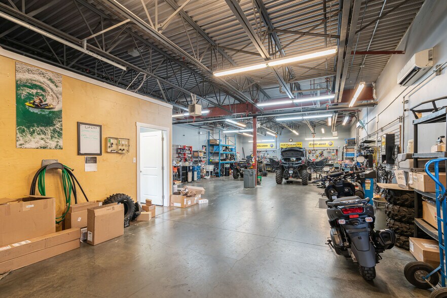 More Photos Of 1030 Oyster Drive Dr, Ladysmith Freestanding For Sale