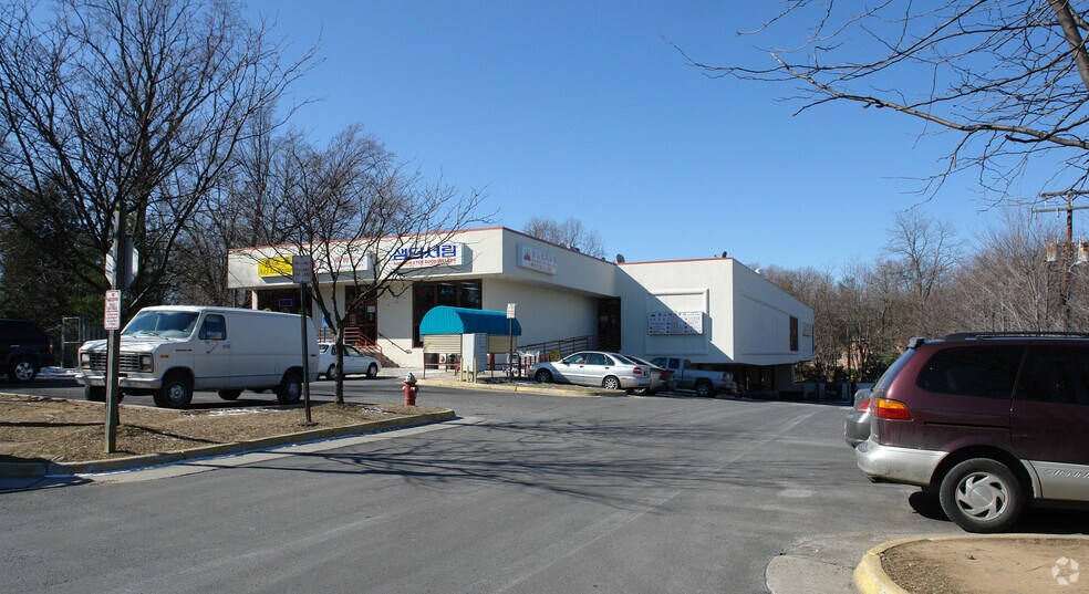 More Photos Of 4316 Markham St, Annandale Freestanding For Lease
