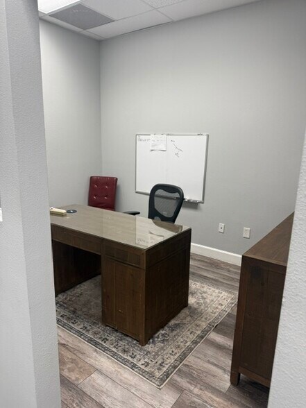 More Photos Of 1061 S Sun Dr, Lake Mary General Retail For Sale