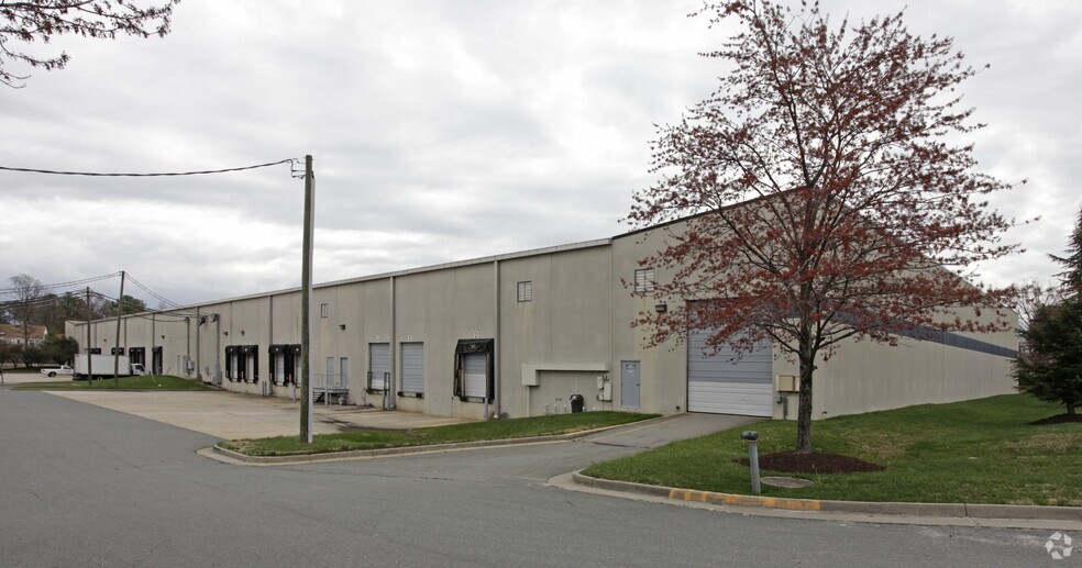 More Photos Of 7425 Ranco Rd, Richmond Warehouse For Lease