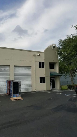 More Photos Of 5900 NW 99th Ave, Miami Light Distribution For Lease