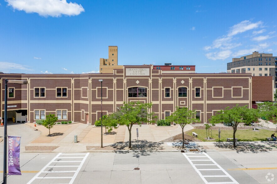 More Photos Of 110-301 N Adams St, Green Bay Office Residential For Lease