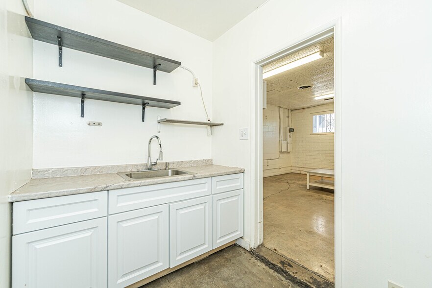 More Photos Of 947 N Vignes St, Los Angeles Warehouse For Sale