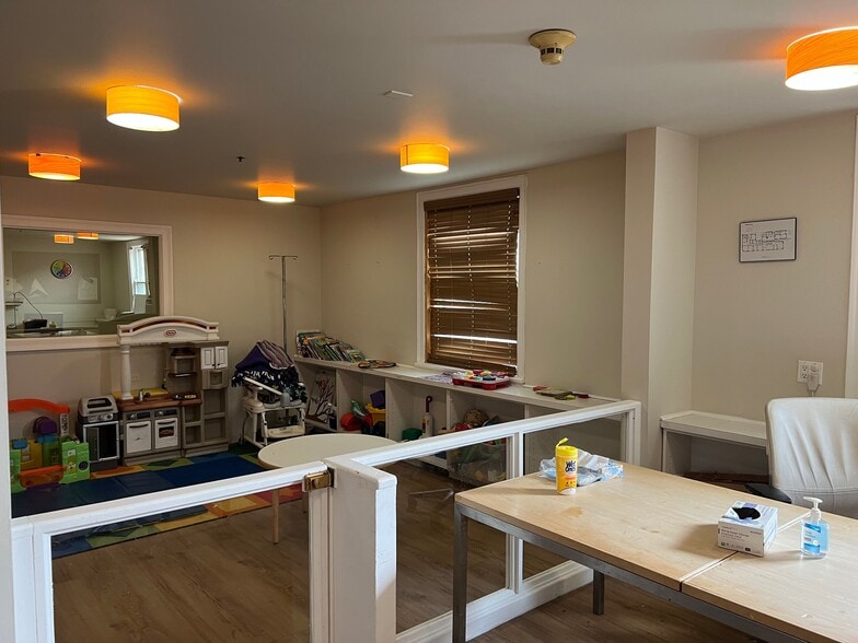 More Photos Of 3059 W Augusta Blvd, Chicago Office Residential For Sale