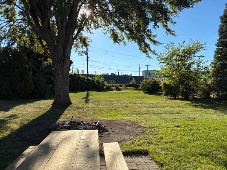 More Photos Of 10118 Eagle St, Dearborn Industrial For Sale