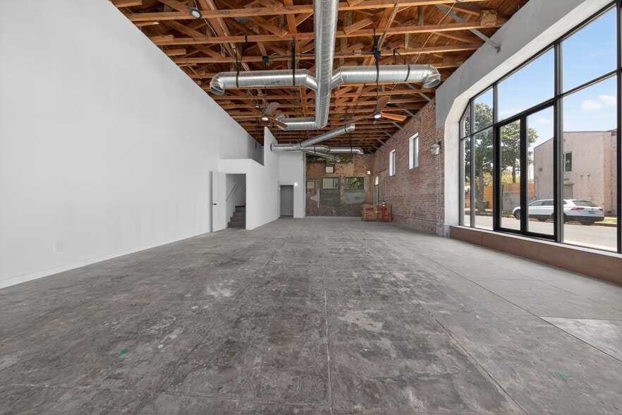 More Photos Of 2916-2927 W Vernon Ave, Los Angeles Storefront Retail Office For Lease