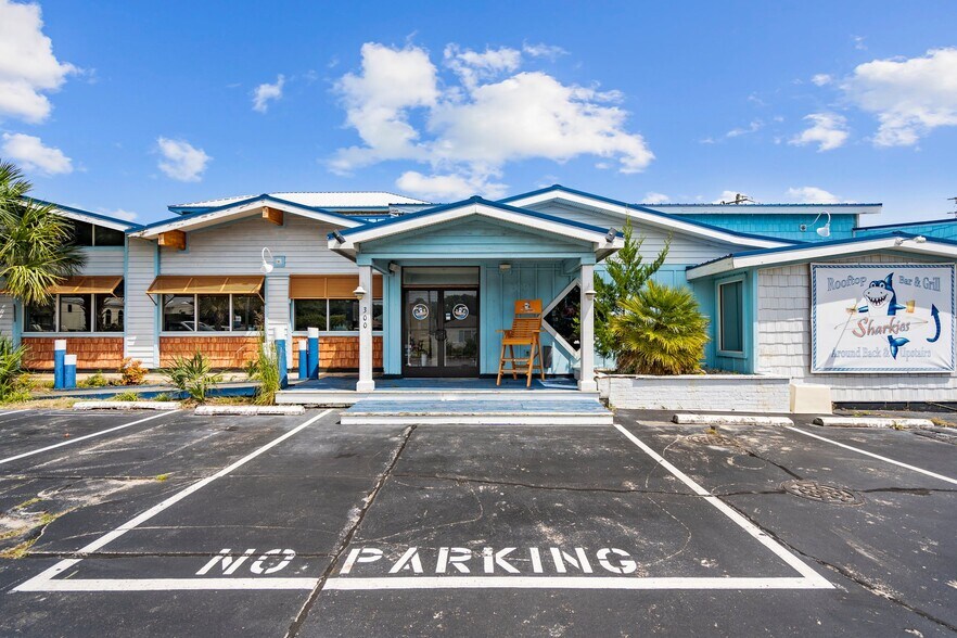 More Photos Of 300 N Lake Park Blvd, Carolina Beach Restaurant For Lease
