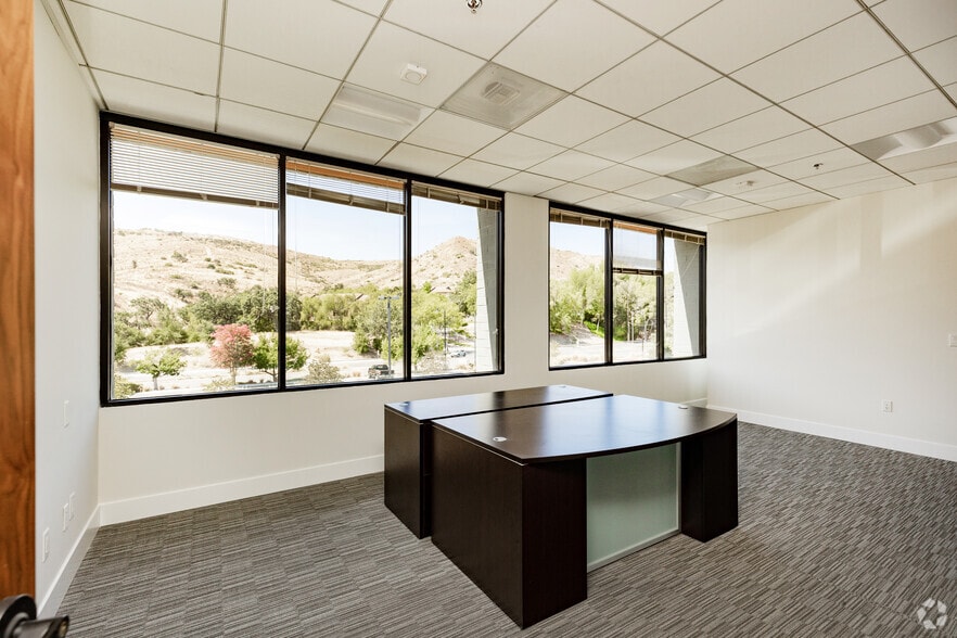 More Photos Of 30851 Agoura Rd, Agoura Hills Loft Creative Space For Lease