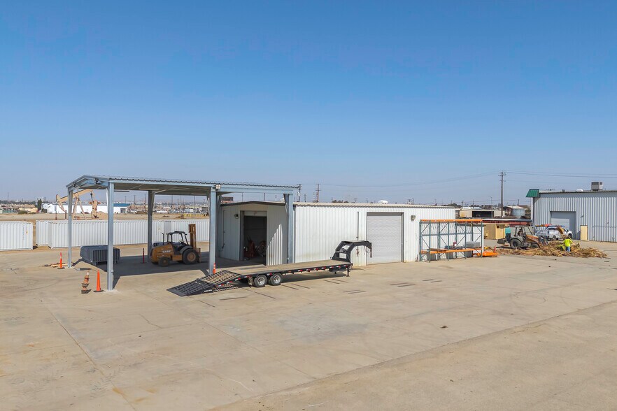 More Photos Of 2157 Mohawk St, Bakersfield Warehouse For Lease