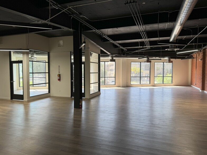 More Photos Of 135 W Magnolia Blvd, Burbank Loft Creative Space For Lease