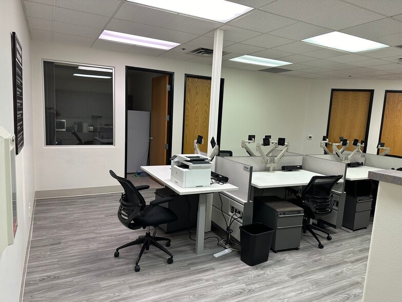 More Photos Of 500 N Rainbow Blvd, Las Vegas Office For Lease