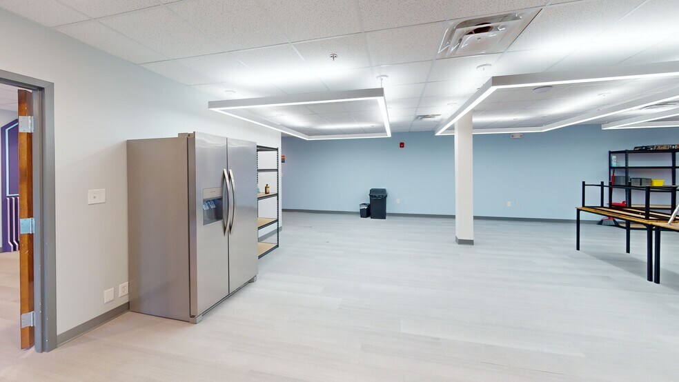 More Photos Of 1920 McKinley Ave, Mishawaka Office For Sale