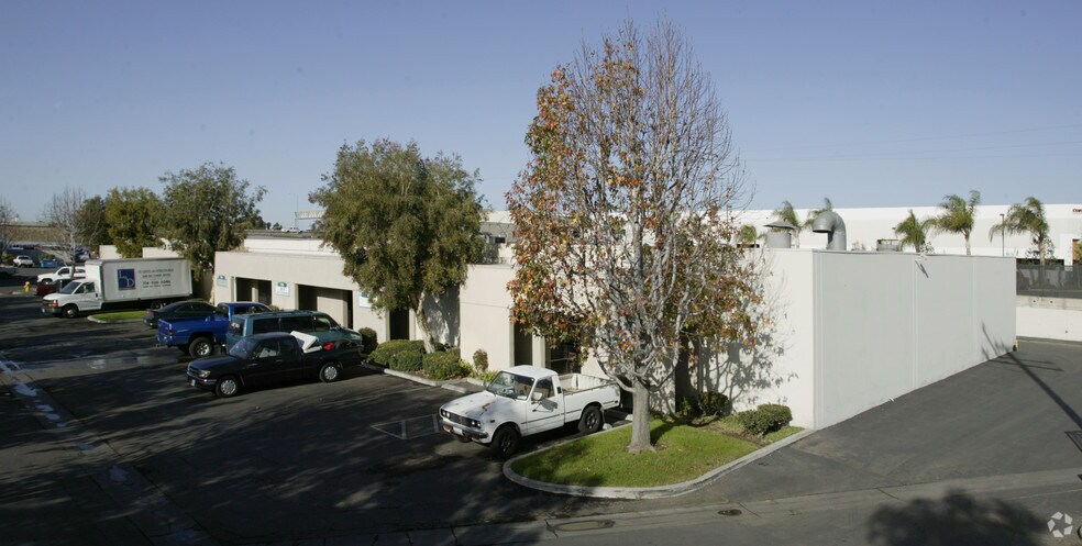 More Photos Of 700-719 Monroe Way, Placentia Light Manufacturing For Lease