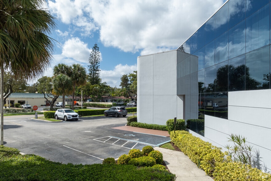 More Photos Of 4401 N Federal Hwy, Boca Raton Office For Lease