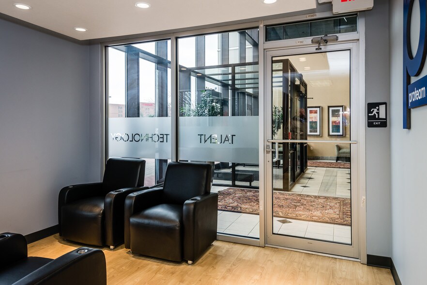 More Photos Of 2720 Airport Dr, Columbus Unknown For Lease