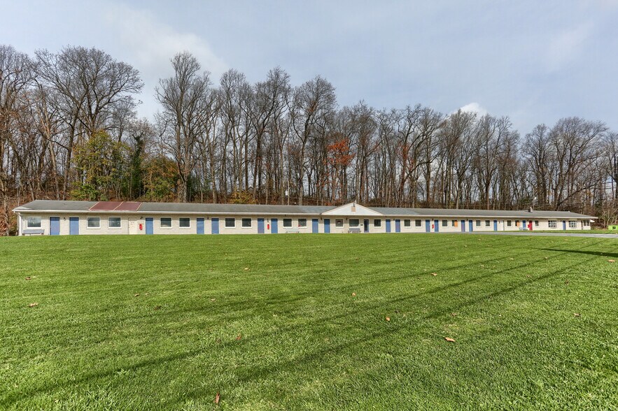More Photos Of 4221 Stiegel Pike, Newmanstown Hotel For Sale
