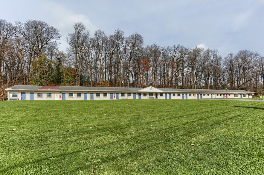 More Photos Of 4221 Stiegel Pike, Newmanstown Hotel For Sale