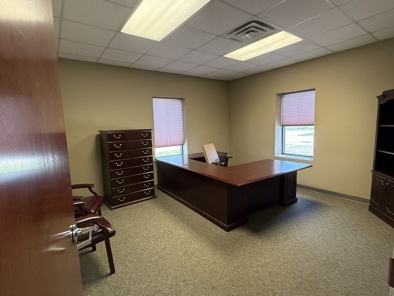 More Photos Of 1037 Freeman Rd, Broussard Warehouse For Lease