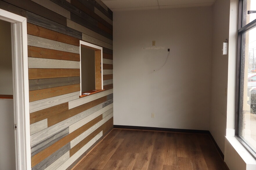 More Photos Of 942 S Delsea Dr, Vineland Freestanding For Lease